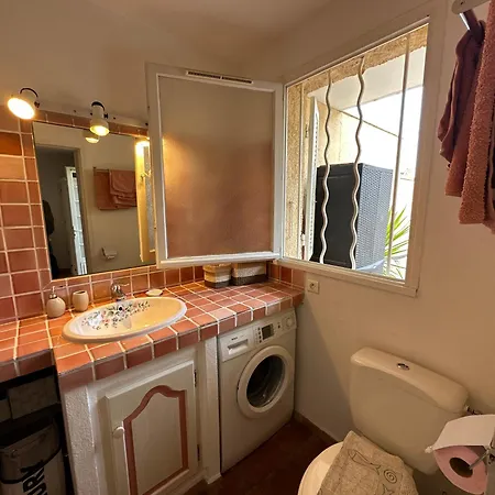 Appartement Superbe Emplacement , Terrasse Et Parking! Saint-Tropez