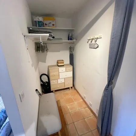 Superbe Emplacement , Terrasse Et Parking!