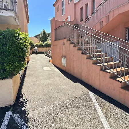 アパート Superbe Emplacement , Terrasse Et Parking! サントロペ