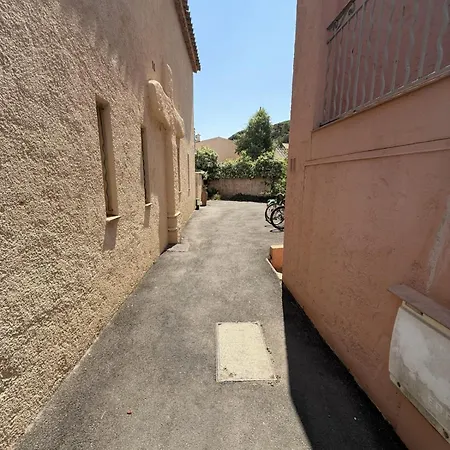 Superbe Emplacement , Terrasse Et Parking! * サントロペ